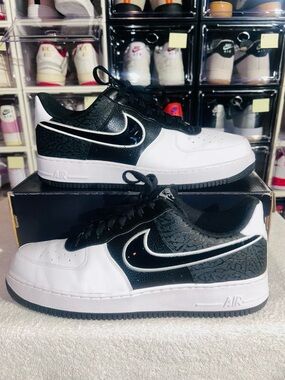 Nike Air Force 1 Low in a White/Black Elephant Print # 488298 032 original box